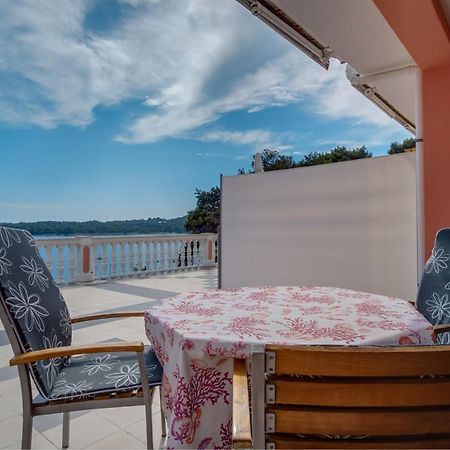 Apartments Villa Julija マリ・ロシニュ エクステリア 写真