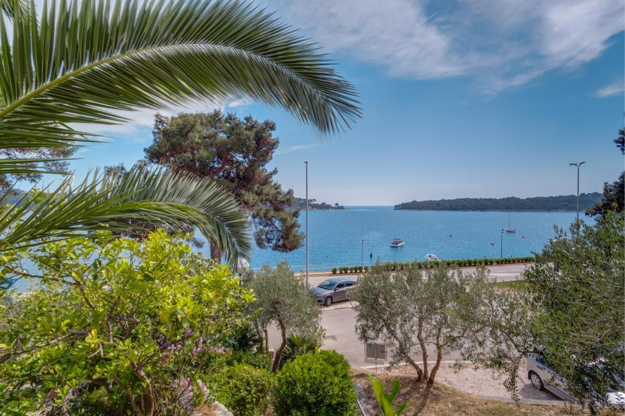 Apartments Villa Julija マリ・ロシニュ エクステリア 写真