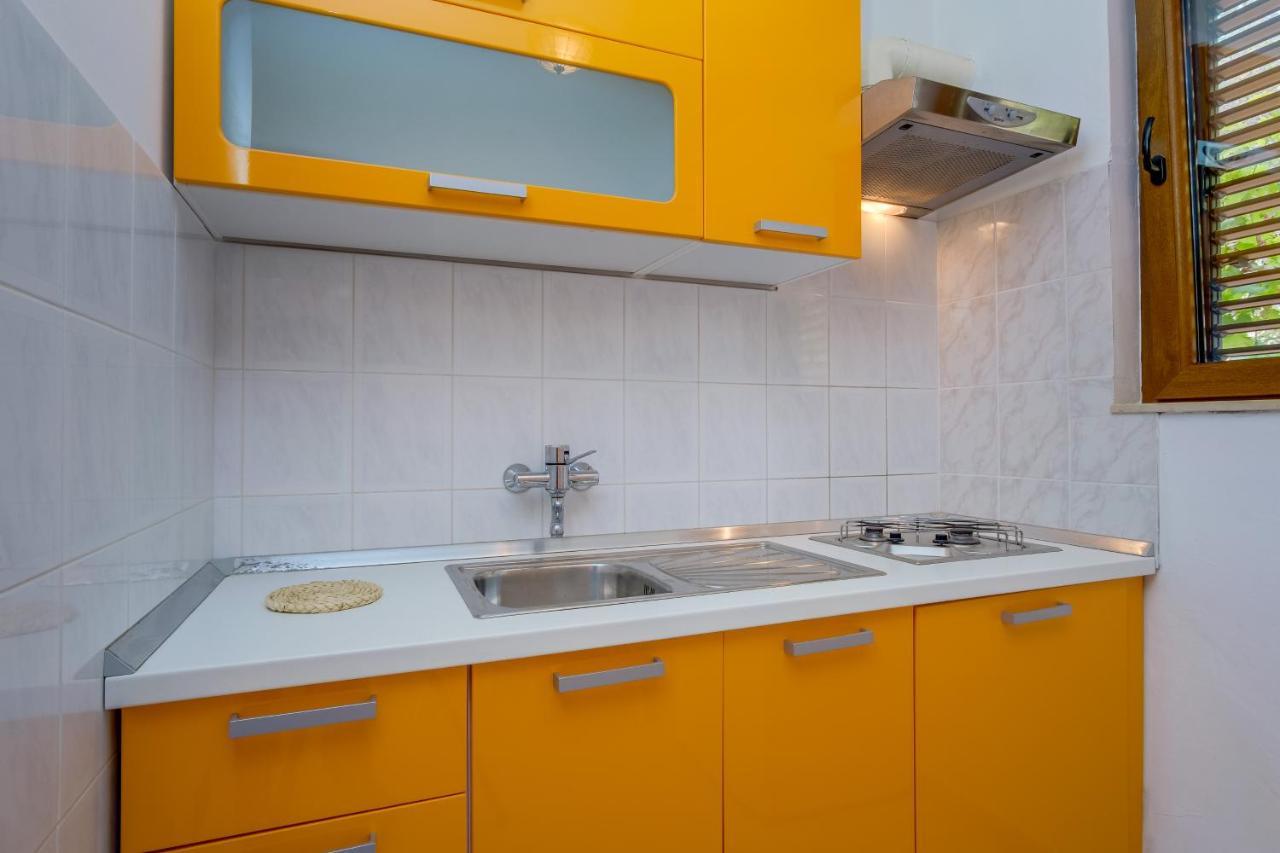 Apartments Villa Julija マリ・ロシニュ エクステリア 写真