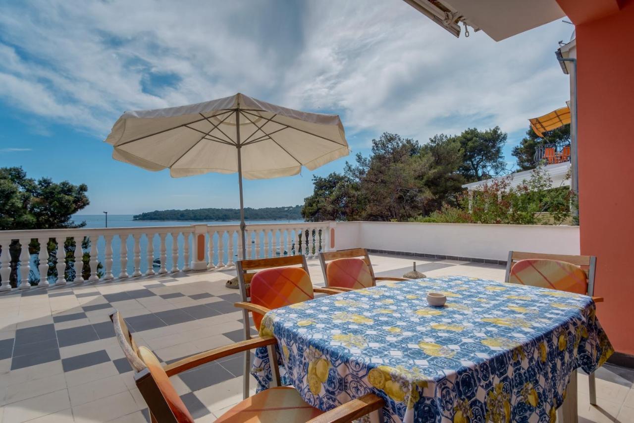 Apartments Villa Julija マリ・ロシニュ エクステリア 写真