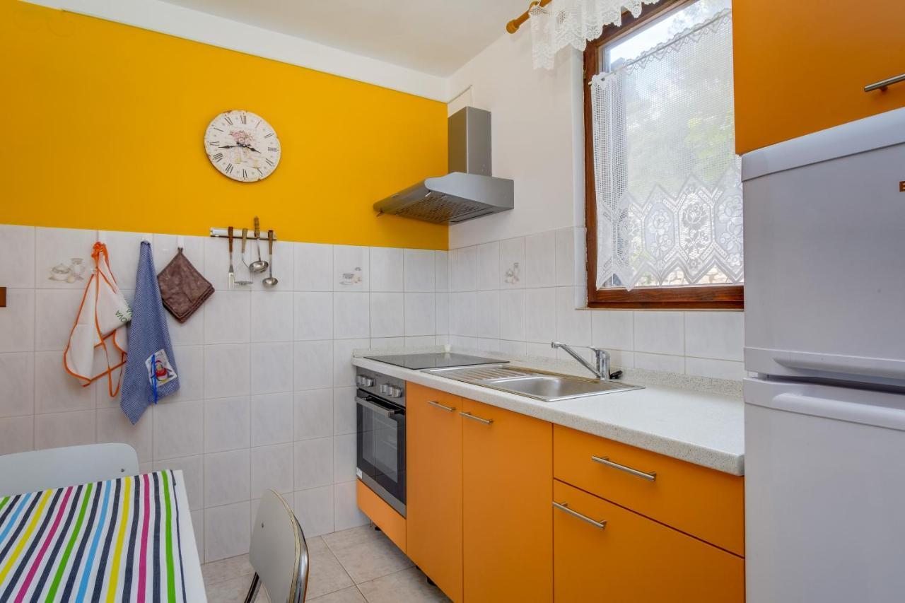 Apartments Villa Julija マリ・ロシニュ エクステリア 写真