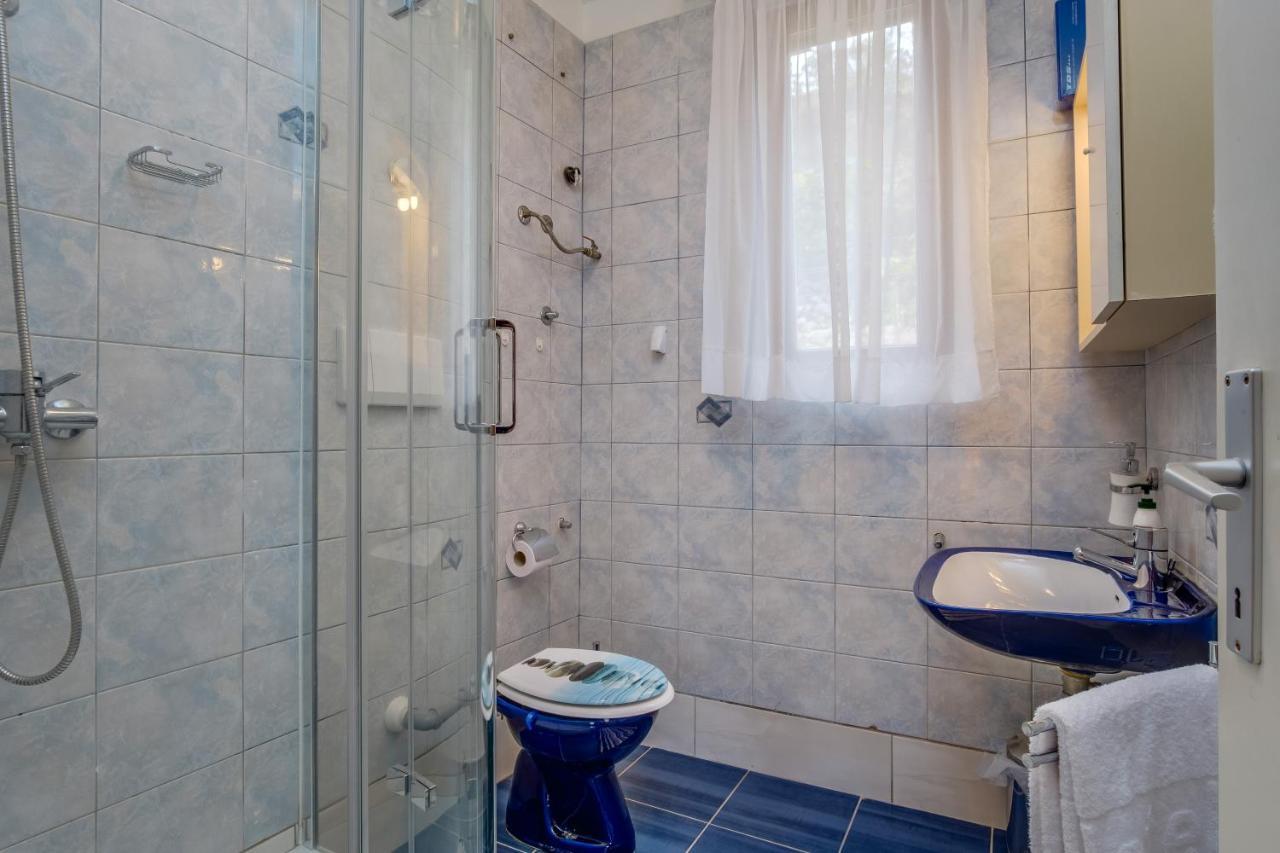 Apartments Villa Julija マリ・ロシニュ エクステリア 写真