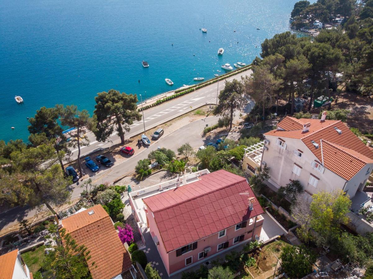 Apartments Villa Julija マリ・ロシニュ エクステリア 写真