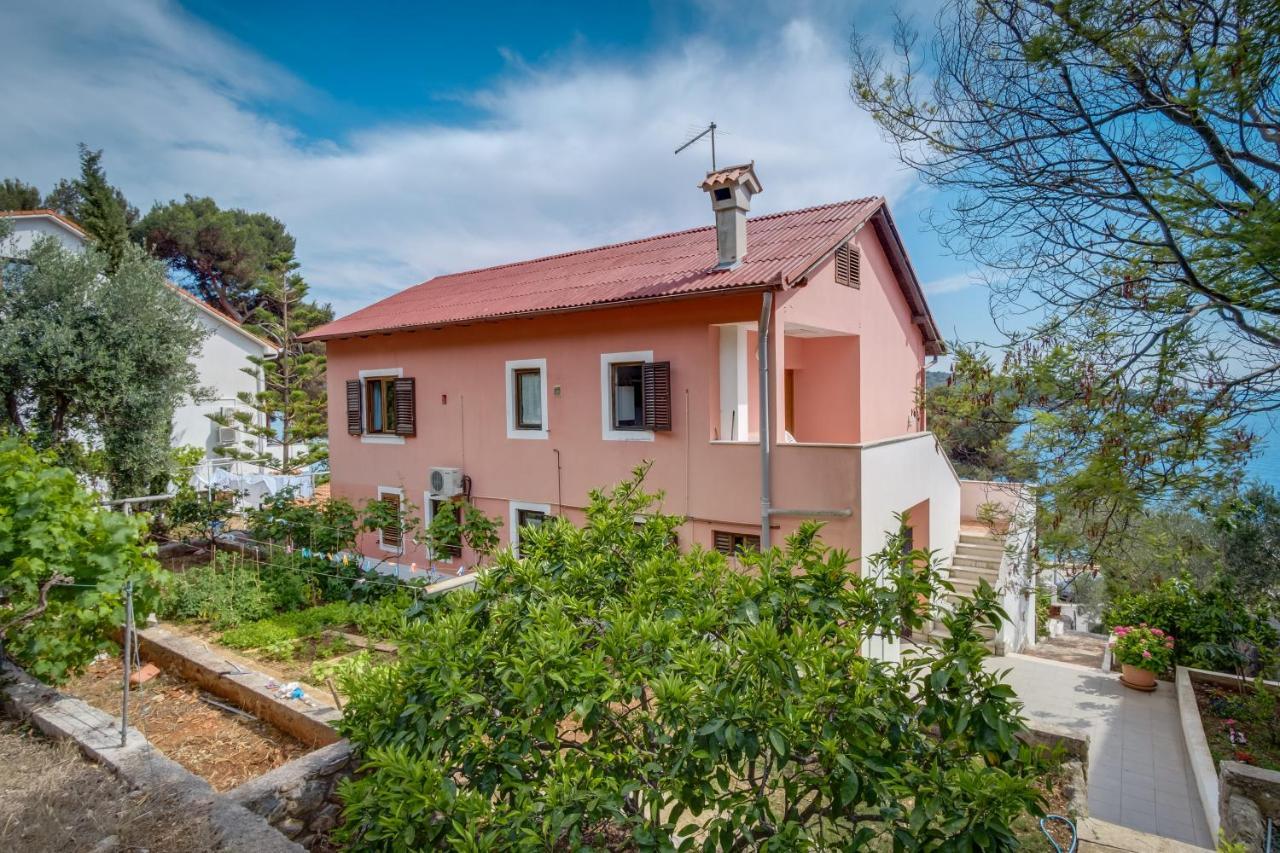 Apartments Villa Julija マリ・ロシニュ エクステリア 写真
