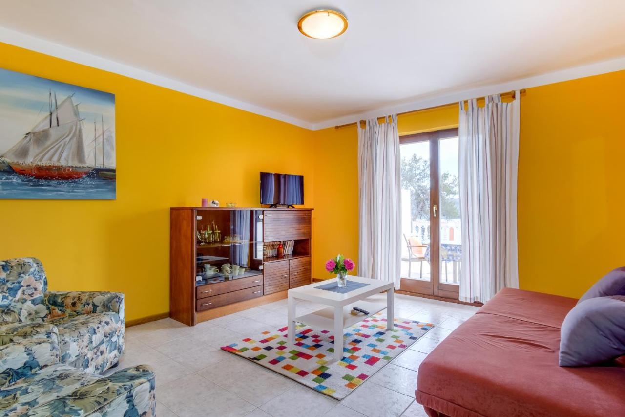 Apartments Villa Julija マリ・ロシニュ エクステリア 写真