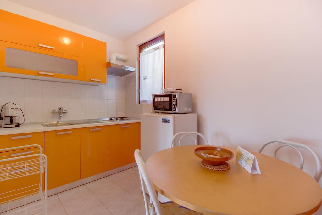 Apartments Villa Julija マリ・ロシニュ 部屋 写真