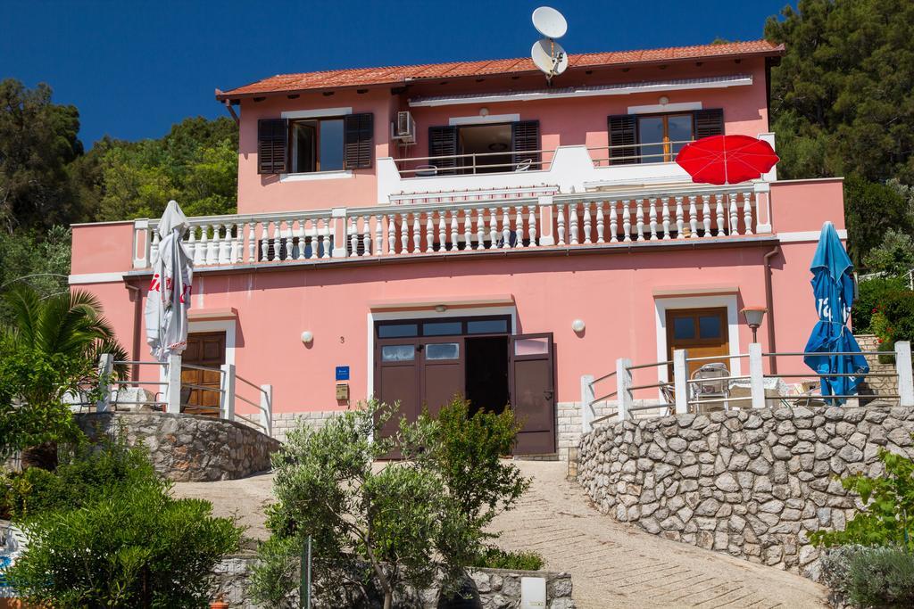 Apartments Villa Julija マリ・ロシニュ エクステリア 写真