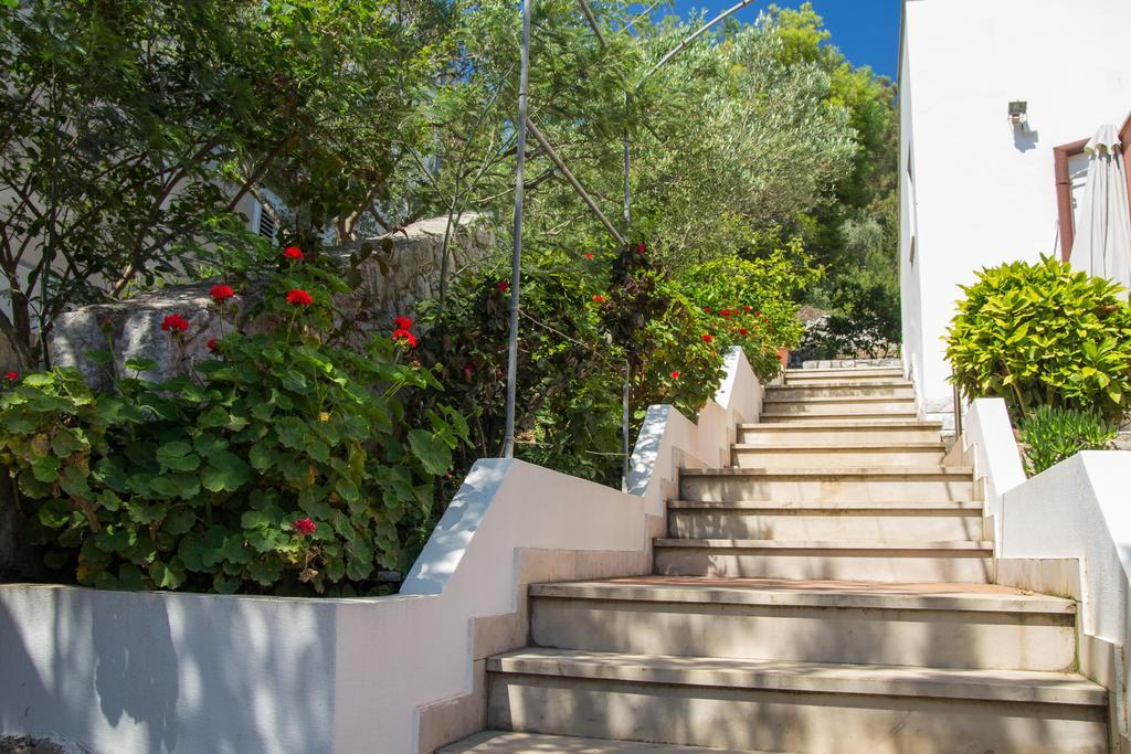 Apartments Villa Julija マリ・ロシニュ エクステリア 写真