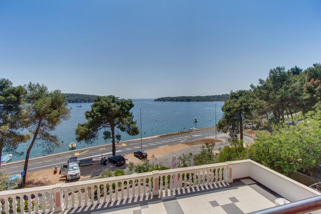 Apartments Villa Julija マリ・ロシニュ 部屋 写真