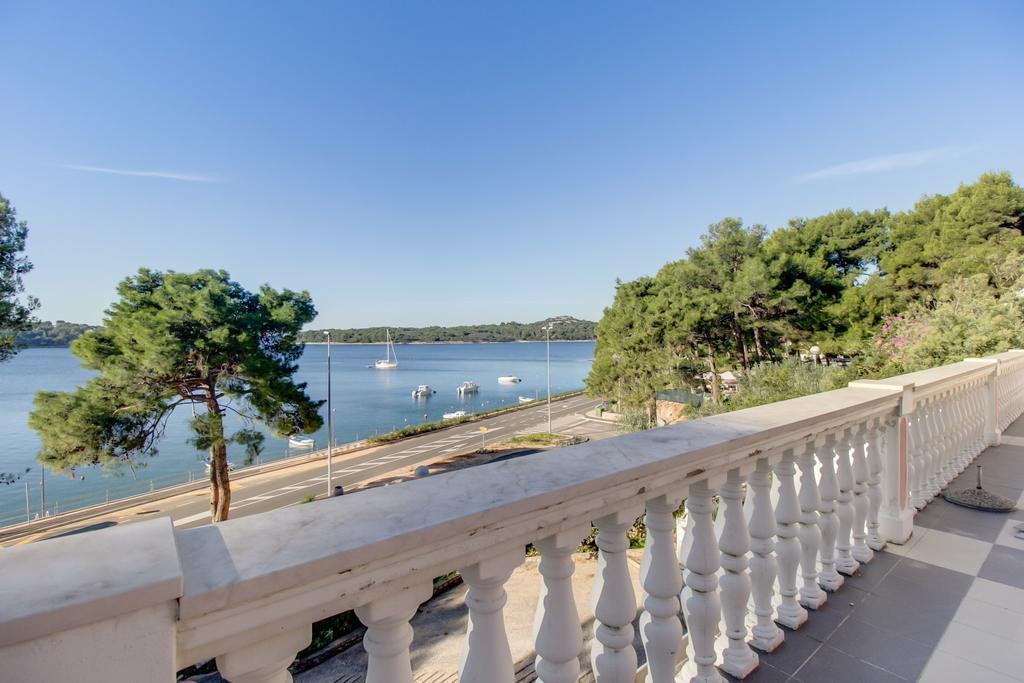 Apartments Villa Julija マリ・ロシニュ 部屋 写真