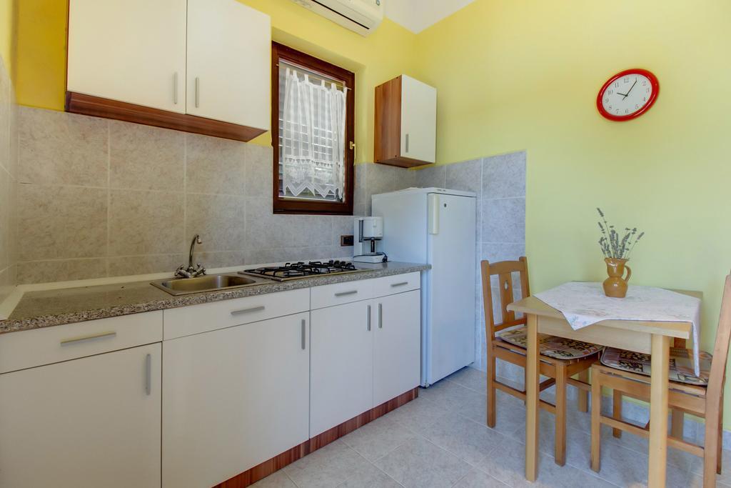 Apartments Villa Julija マリ・ロシニュ 部屋 写真