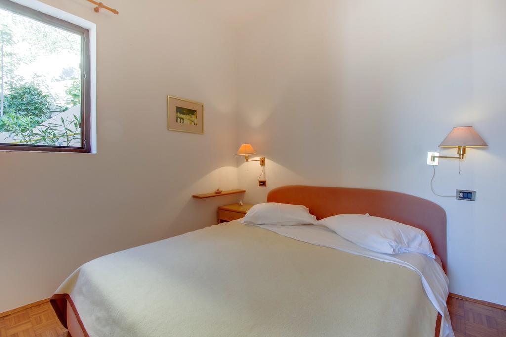 Apartments Villa Julija マリ・ロシニュ 部屋 写真