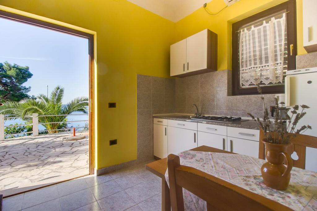 Apartments Villa Julija マリ・ロシニュ 部屋 写真