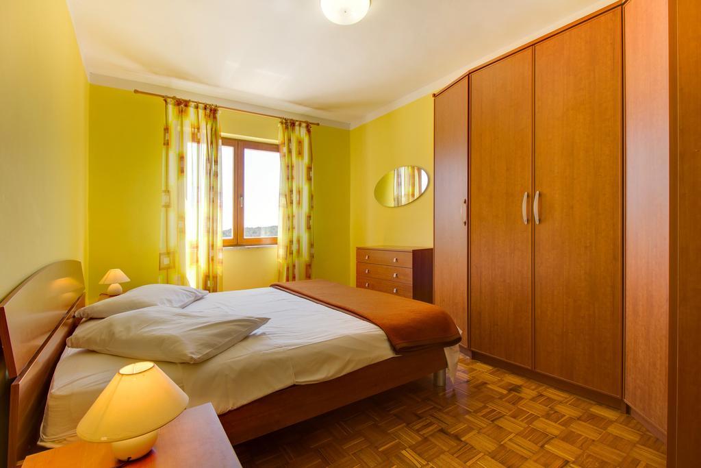 Apartments Villa Julija マリ・ロシニュ 部屋 写真