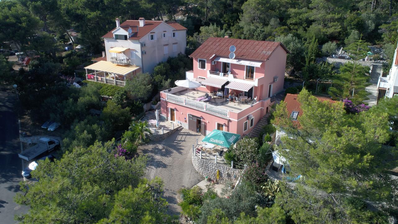 Apartments Villa Julija マリ・ロシニュ エクステリア 写真