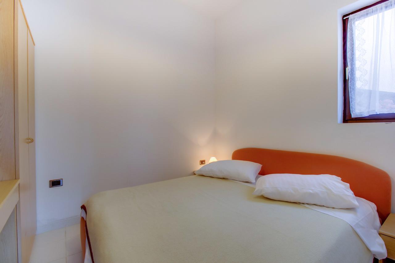 Apartments Villa Julija マリ・ロシニュ エクステリア 写真